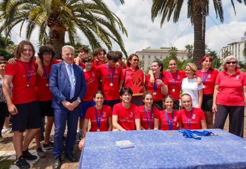 La sfida entra in classe. Per la prima volta si sono dati battaglia i ragazzi delle superiori