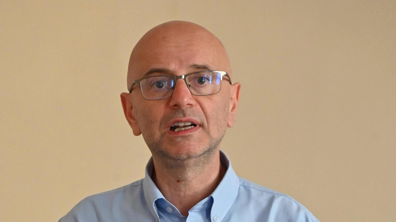 A confermare l’assenza della sostanza sono state le analisi dell’Asl. Ma gli studenti protestano per una situazione che resta complessa. "Con i rumori dei lavori e la gru sulle nostre teste è difficile fare lezione".