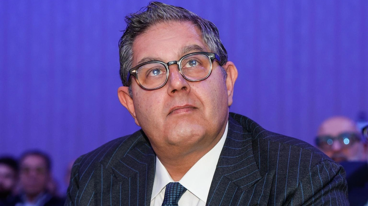Giovanni Toti patteggia due anni e tre mesi per corruzione e finanziamento illecito. La pena sarà convertita in lavori socialmente utili Giovanni Toti patteggia due anni e tre mesi per corruzione e finanziamento illecito. La pena sarà convertita in lavori socialmente utili