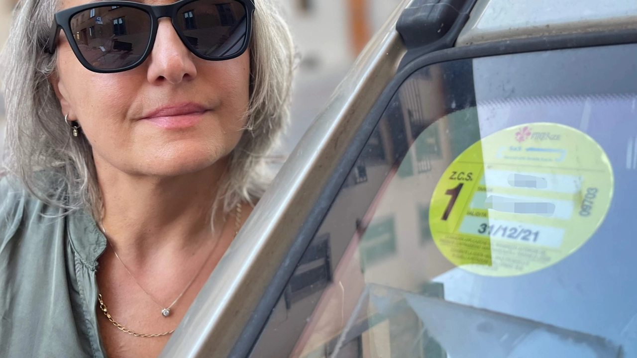 L’acquisto della vetrofania consente di parcheggiare in tutta la città L’acquisto della vetrofania consente di parcheggiare in tutta la città