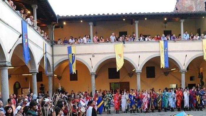 La giornata finale si aprirà la mattina con la messa solenne A partire dalle 15, le vie del paese si animeranno col corteo storico La giornata finale si aprirà la mattina con la messa solenne A partire dalle 15, le vie del paese si animeranno col corteo storico