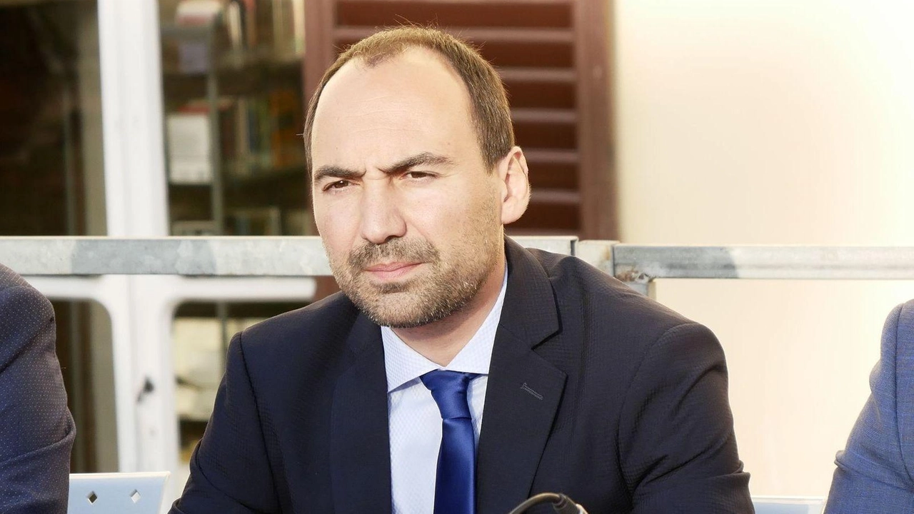Il sindaco Simone Calamai Il sindaco Simone Calamai