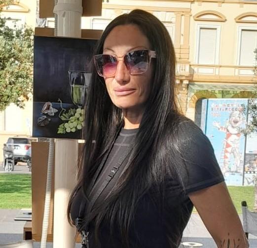 https://www.lanazione.it/image-service/view/acePublic/alias/contentid/YzNmN2I2NjgtNDE4NS00/0/quei-viaggi-figurati-di-chiara-del-grande-al-grand-hotel-guinigi.jpeg?f=1.91:1&w=1200