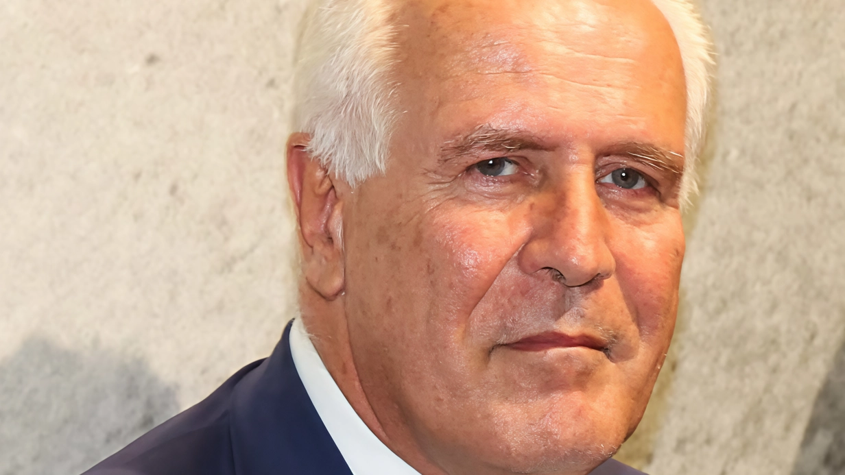 Che un socialista d’annata come Eugenio Giani renda omaggio al segretario dei segretari del Pci è ordinaria amministrazione. Altro... Che un socialista d’annata come Eugenio Giani renda omaggio al segretario dei segretari del Pci è ordinaria amministrazione. Altro...