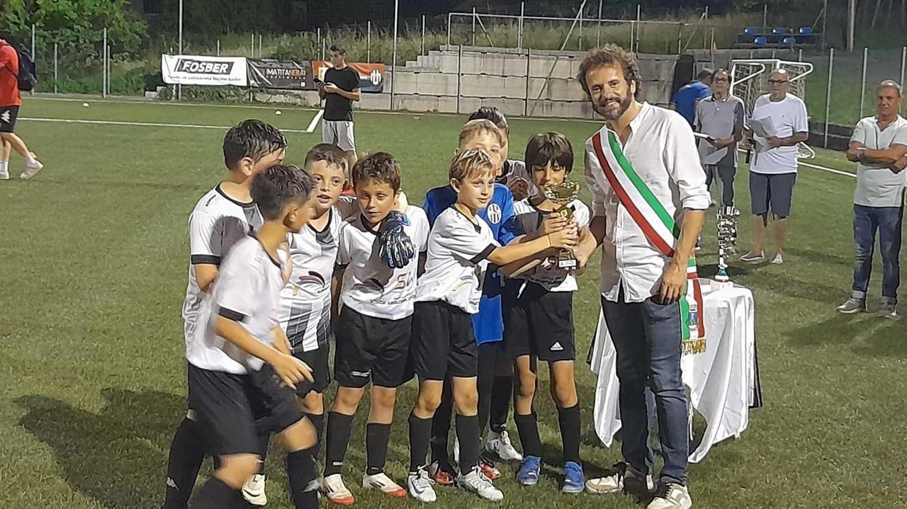 Un momento delle premiazioni ai tornei di Valdottavo Un momento delle premiazioni ai tornei di Valdottavo
