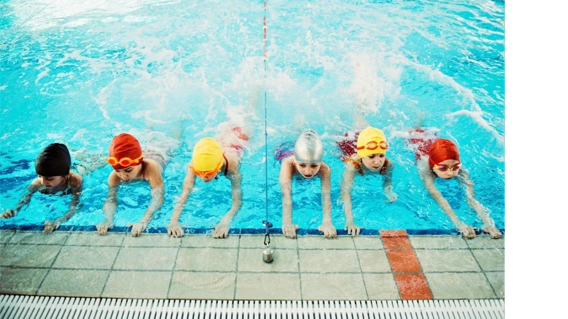 Un corso di nuoto per bambini. La piscina comunale di Comeana, gestita dal Cgfs, sabato proporrà, ai partecipanti alle Festa, numerose prove in acqua Un corso di nuoto per bambini. La piscina comunale di Comeana, gestita dal Cgfs, sabato proporrà, ai partecipanti alle Festa, numerose prove in acqua