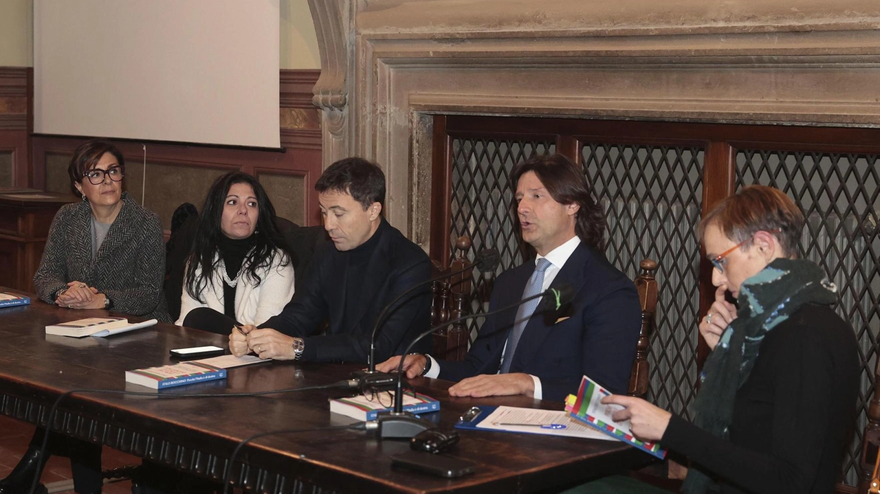 Da sinistra Maria Antonietta Campolo, Elena Burgassi, Italo Bocchino, Salvatore Caiata e Michela Berti Da sinistra Maria Antonietta Campolo, Elena Burgassi, Italo Bocchino, Salvatore Caiata e Michela Berti