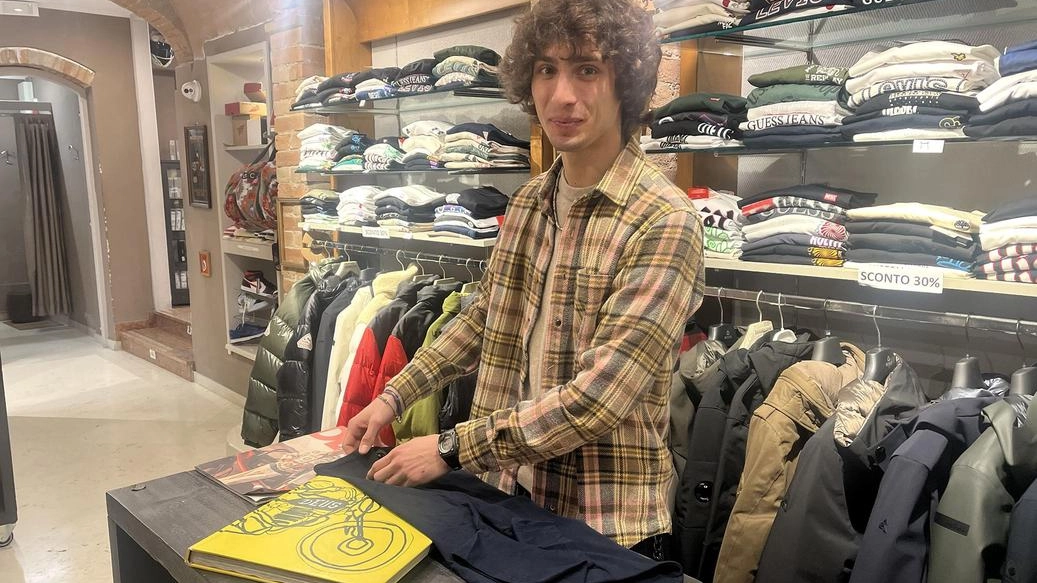 Il bilancio sui primi dieci giorni di saldi è positivo, c’è gente che acquista ed ha le idee chiare (Foto Aprili) Il bilancio sui primi dieci giorni di saldi è positivo, c’è gente che acquista ed ha le idee chiare (Foto Aprili)