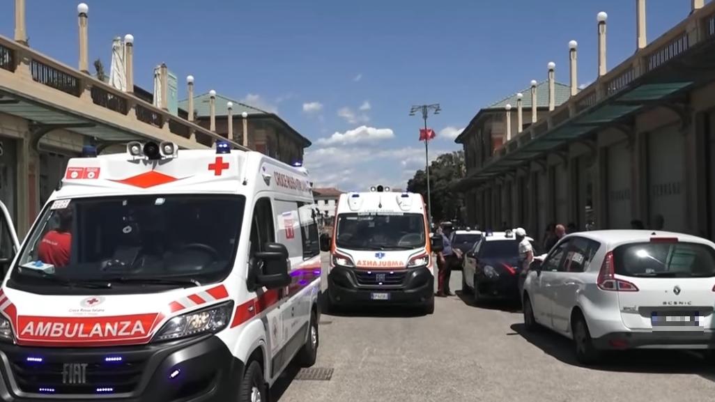 Aggredito con una bottiglia rotta da un 15enne. “Poteva uccidere. E io dovevo per forza difendere i miei clienti”