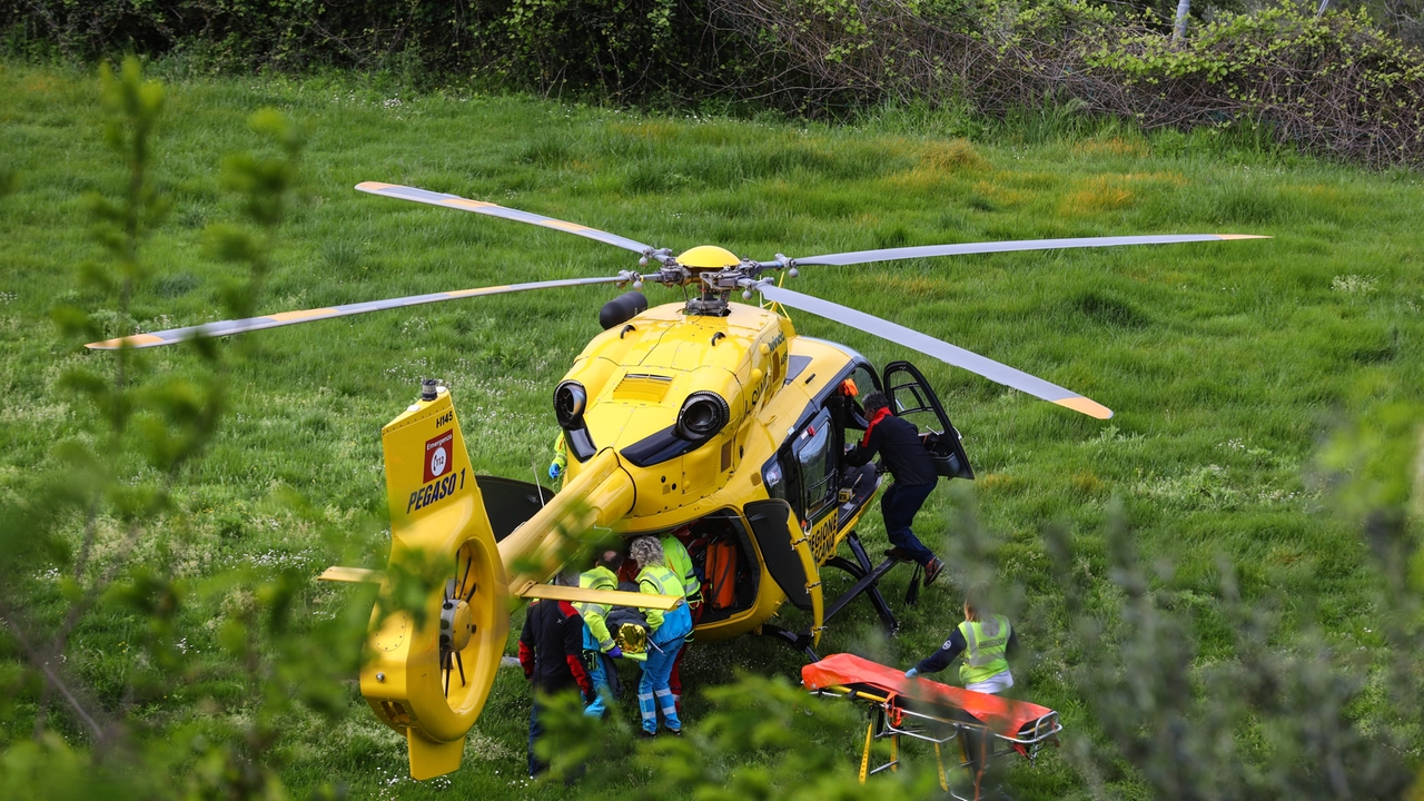 Il bambino è stato portato all'ospedale Meyer di Firenze con l'elisoccorso Pegaso Il bambino è stato portato all'ospedale Meyer di Firenze con l'elisoccorso Pegaso