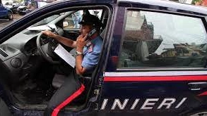 Al parco giochi per sedare gli animi tra i giovanissimi impegnati in una rissa sono intervenuti i carabinieri, allertati dagli adulti presenti Al parco giochi per sedare gli animi tra i giovanissimi impegnati in una rissa sono intervenuti i carabinieri, allertati dagli adulti presenti