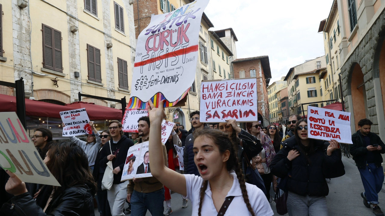 La protesta di questo pomeriggio dei turchi a Pisa