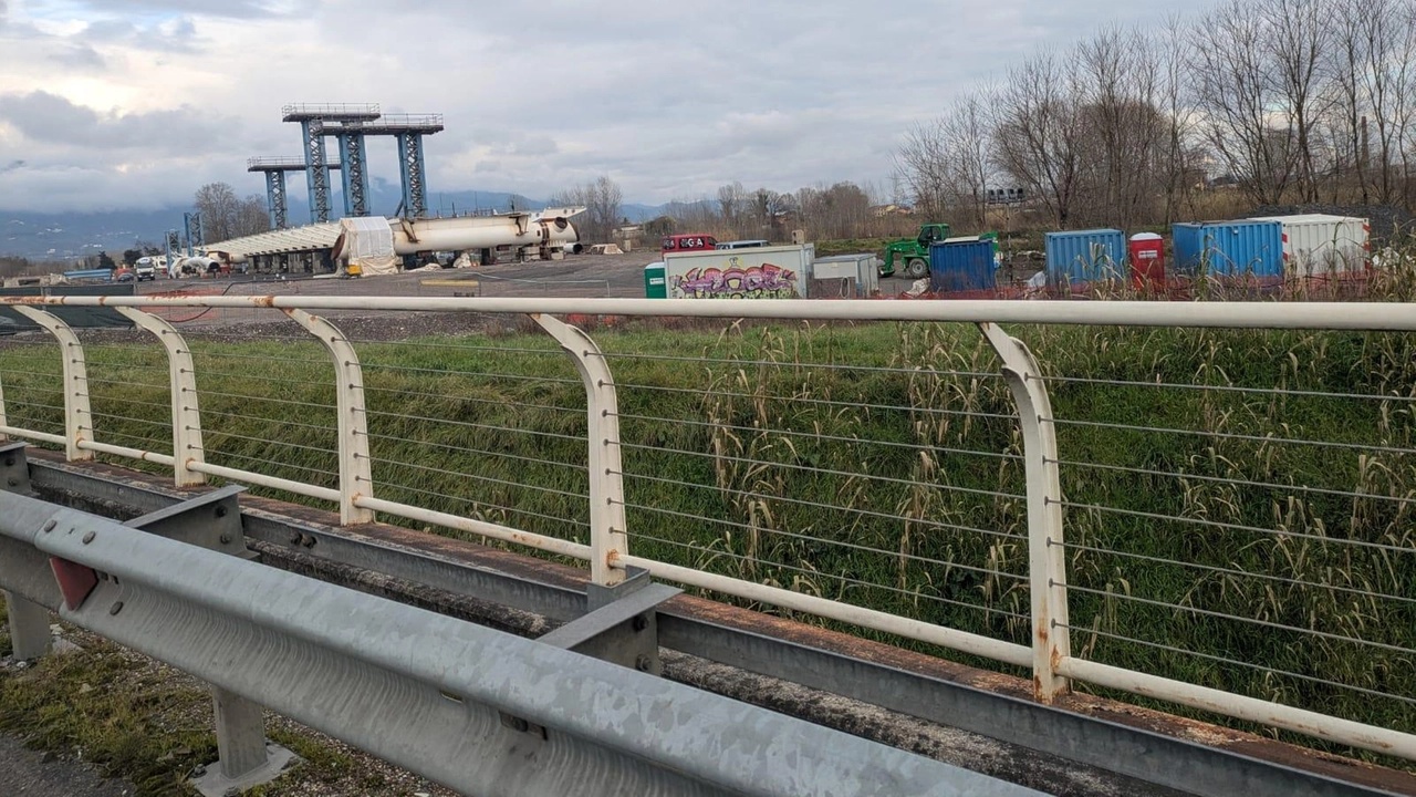 Nuovo ponte sul Serchio, che attraverserà il fiume collegando la via di Camaiore con il Brennero. I passi avanti... Nuovo ponte sul Serchio, che attraverserà il fiume collegando la via di Camaiore con il Brennero. I passi avanti...