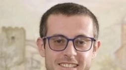 Max Furini, classe 1996, diplomato in ragioneria, conosce sul web il mondo degli ecovillaggi e della progettazione in permacultura. Nel 2020, dopo aver vissuto o visitato ecovillaggi e aziende agricole biologiche in Italia, l’arrivo in Lunigiana per creare un ecovillaggio Max Furini, classe 1996, diplomato in ragioneria, conosce sul web il mondo degli ecovillaggi e della progettazione in permacultura. Nel 2020, dopo aver vissuto o visitato ecovillaggi e aziende agricole biologiche in Italia, l’arrivo in Lunigiana per creare un ecovillaggio
