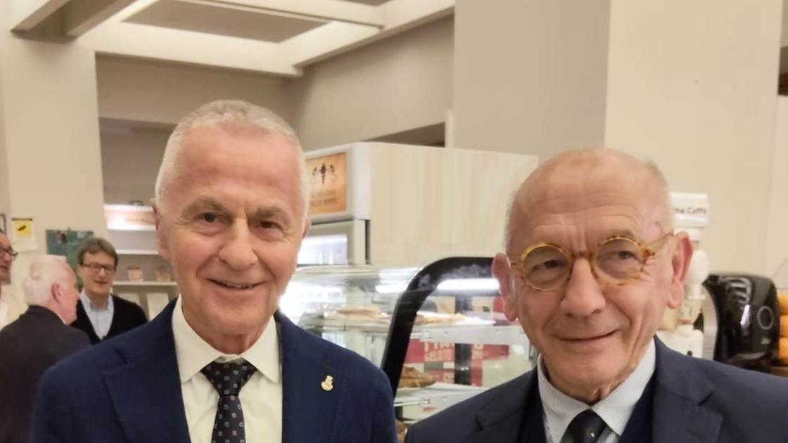 Elezioni ad Assisi, il gran finale. Stoppini chiude in musica . Cicogna tra centro e frazioni Elezioni ad Assisi, il gran finale. Stoppini chiude in musica . Cicogna tra centro e frazioni