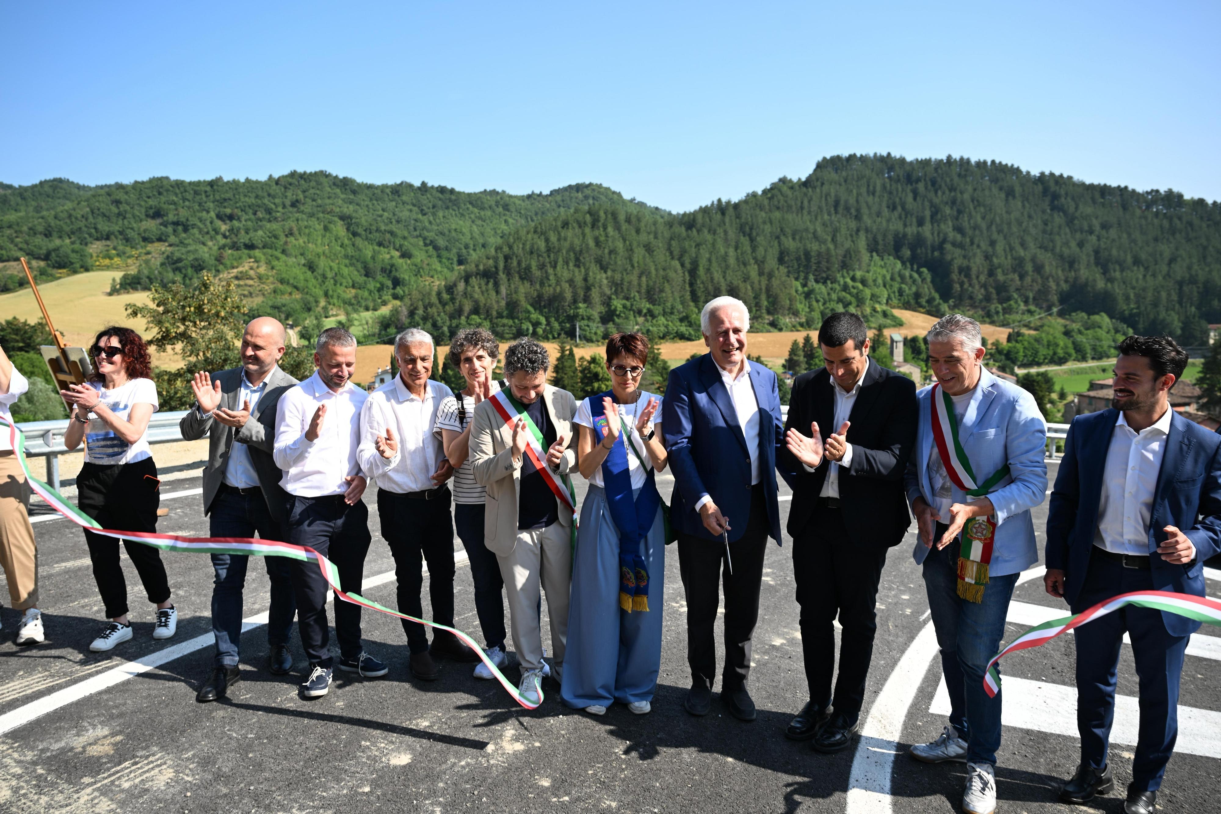 Toscana e Romagna più vicine, inaugurato il bypass di Lutirano Toscana e Romagna più vicine, inaugurato il bypass di Lutirano