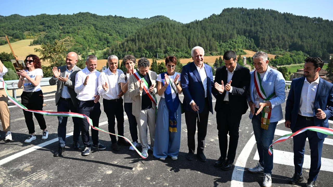 Il taglio del nastro del bypass di Lutirano Il taglio del nastro del bypass di Lutirano