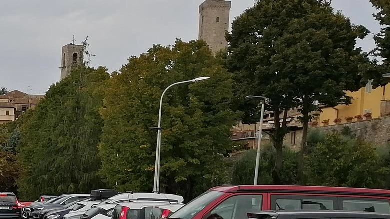 Parcheggi sempre esauriti in questo periodo alle porte di San Gimignano Parcheggi sempre esauriti in questo periodo alle porte di San Gimignano