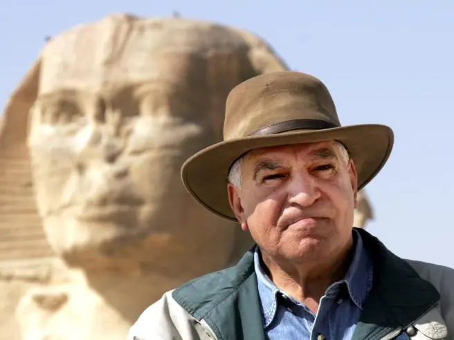 L'Isola del Libro accende il Petrarca: i segreti dell'Egitto con Zahi Hawass
