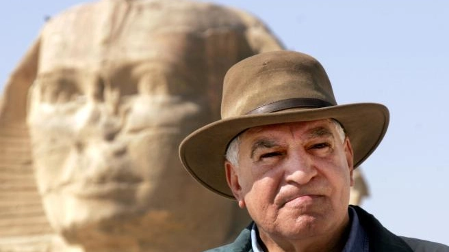 L'Isola del Libro accende il Petrarca: i segreti dell'Egitto con Zahi Hawass