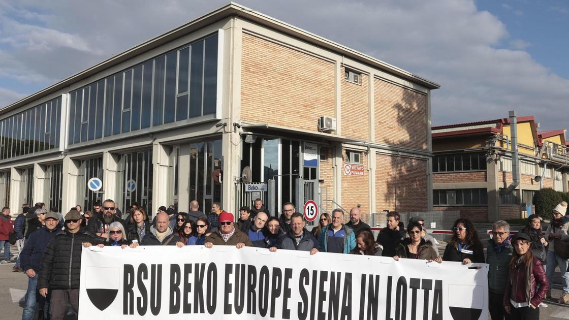 Beko, intesa con Invitalia. Il Comune chiarisce: "Prima la ’due diligence’ poi il rilancio del sito"