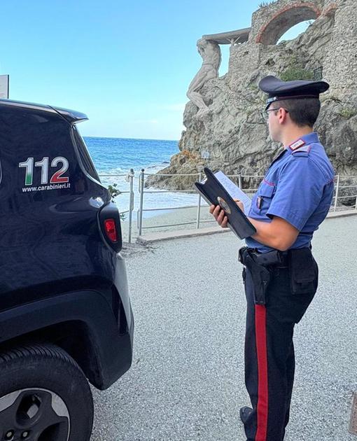 Rissa notturna tra residenti e turisti. Denunciati otto partecipanti Rissa notturna tra residenti e turisti. Denunciati otto partecipanti