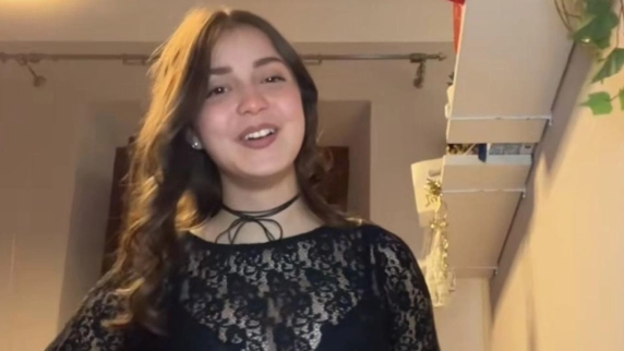 Valentina Tolomei, morta a 17 anni, studentessa della 3D del “Paladini“ Valentina Tolomei, morta a 17 anni, studentessa della 3D del “Paladini“