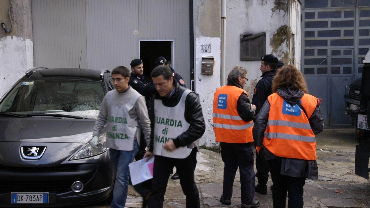 Numerosi i controlli nelle ultime settimane in ditte a conduzione cinese sia in città che nella provincia pratese Numerosi i controlli nelle ultime settimane in ditte a conduzione cinese sia in città che nella provincia pratese