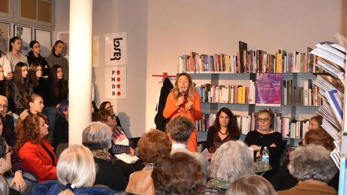 Il festival "Pari e Dispari" a Pistoia combatte gli stereotipi di genere con incontri e laboratori coinvolgendo studenti e ospiti illustri come Annarosa Buttarelli e Anna Bonaiuto. Il festival "Pari e Dispari" a Pistoia combatte gli stereotipi di genere con incontri e laboratori coinvolgendo studenti e ospiti illustri come Annarosa Buttarelli e Anna Bonaiuto.