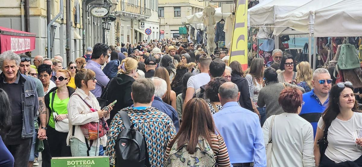 L’originale Consorzio de Gli Ambulanti di Forte dei Marmi® a MONTECATINI TERME sabato 6 settembre L’originale Consorzio de Gli Ambulanti di Forte dei Marmi® a MONTECATINI TERME sabato 6 settembre