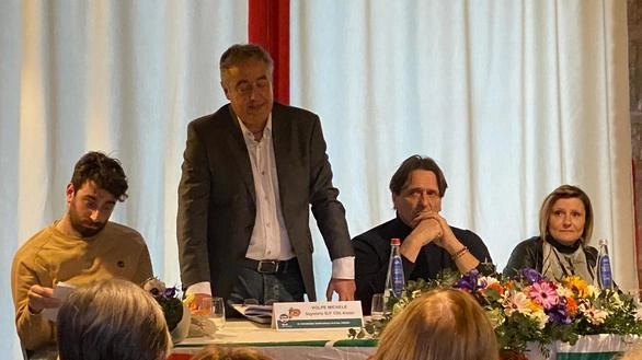 Michele Volpe è stato rieletto segretario territoriale Slp- Cisl. Della segreteria territoriale: Simona Grazzini segretario sindacale e Leonardo Campriani segretario... Michele Volpe è stato rieletto segretario territoriale Slp- Cisl. Della segreteria territoriale: Simona Grazzini segretario sindacale e Leonardo Campriani segretario...