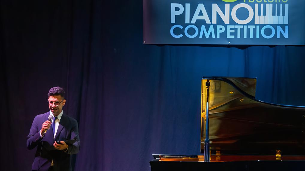 https://www.lanazione.it/image-service/view/acePublic/alias/contentid/YzU0Nzk2OTYtNDJlMy00/0/concorso-musicale-piano-competition-per-140-giovani.jpeg?f=16:9&w=1200&h=630
