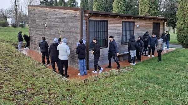 Gli studenti della 3 TEC del Politecnico Capitini, nell’ambito di “tecnologie del legno per le costruzioni“, hanno iniziato un’attività di... Gli studenti della 3 TEC del Politecnico Capitini, nell’ambito di “tecnologie del legno per le costruzioni“, hanno iniziato un’attività di...