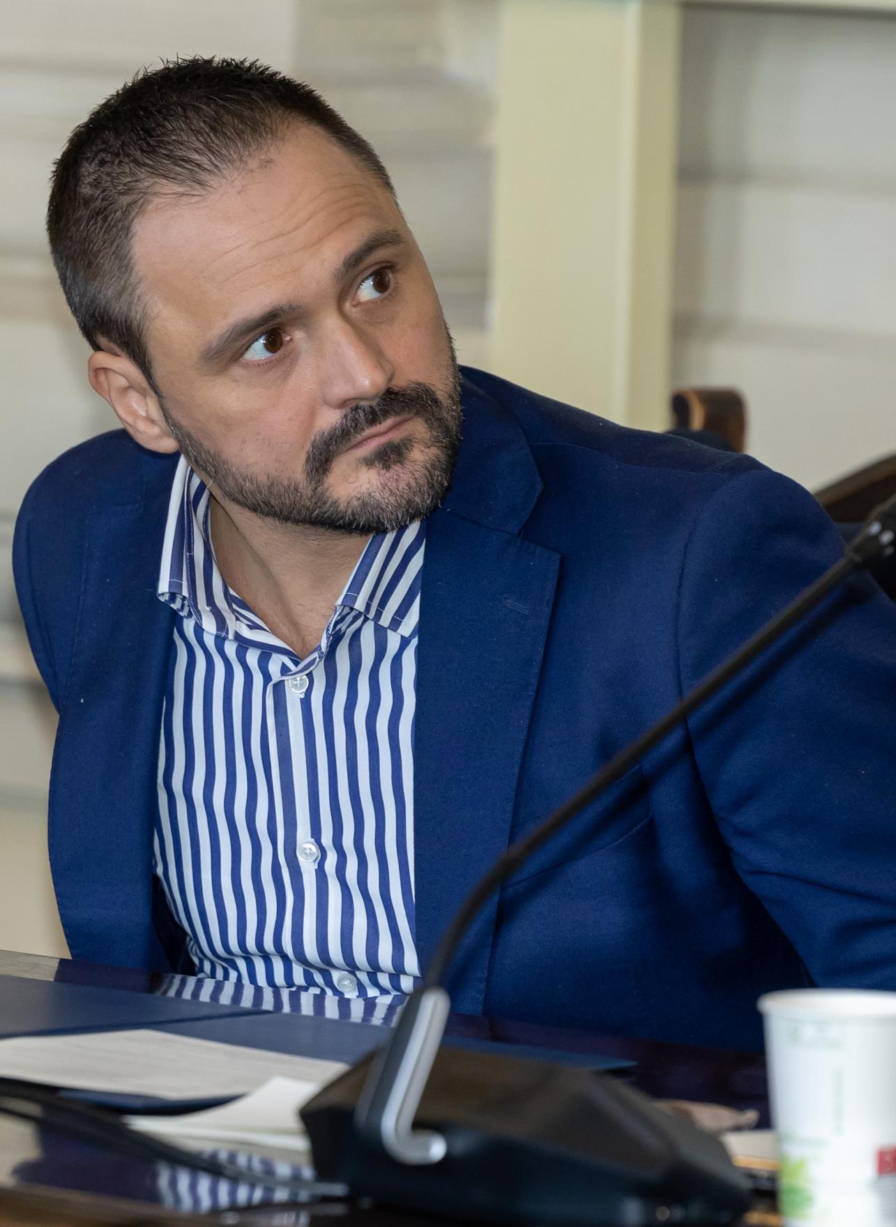 https://www.lanazione.it/image-service/view/acePublic/alias/contentid/YzUwMjlmYTYtOTZjNi00/0/bufera-su-marco-landi-la-lega-dimettiti-ma-fdi-lo-difende.jpeg