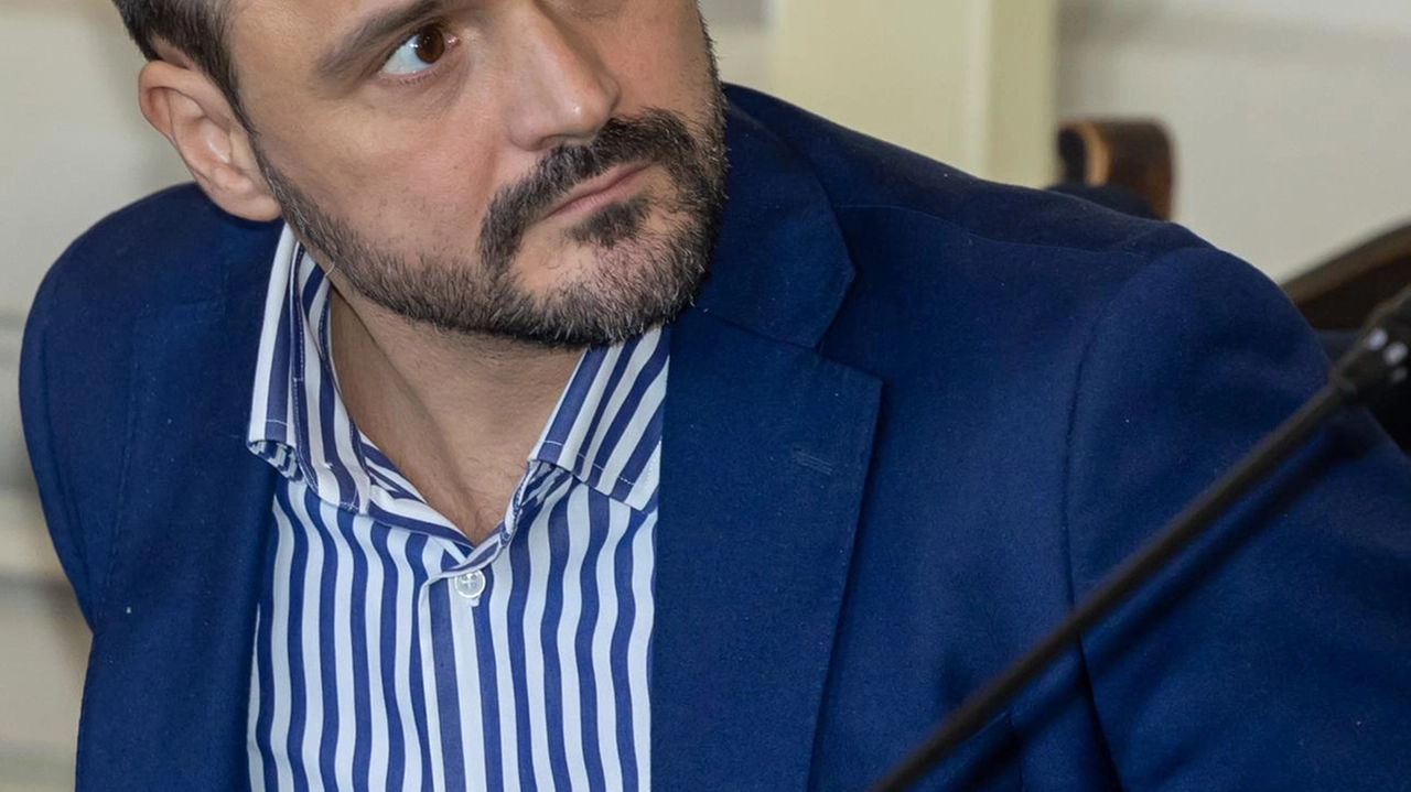 Casa centrodestra. Il Carroccio: lasci la vicepresidenza. Petrucci: "Rispetto? Quando saremo una coalizione". Casa centrodestra. Il Carroccio: lasci la vicepresidenza. Petrucci: "Rispetto? Quando saremo una coalizione".