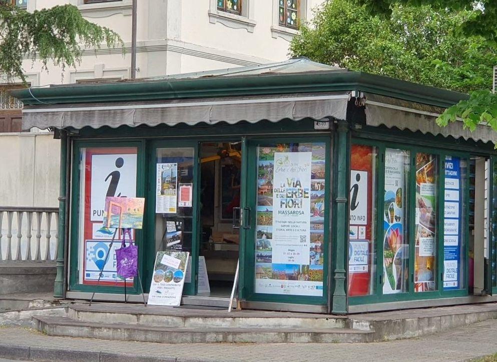 Un nuovo infopoint all’edicola: "Riorganizzata la promozione"
