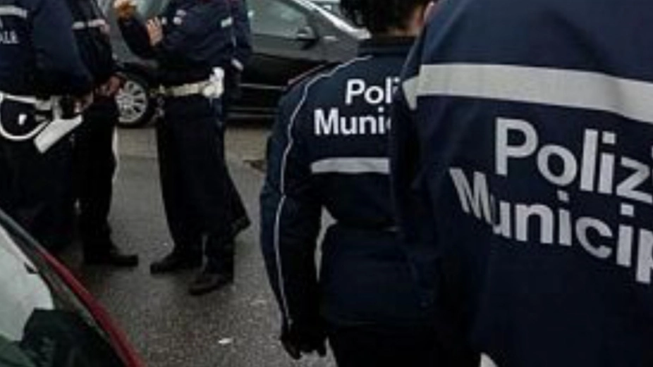 Polizia municipale (immagine di repertorio) Polizia municipale (immagine di repertorio)