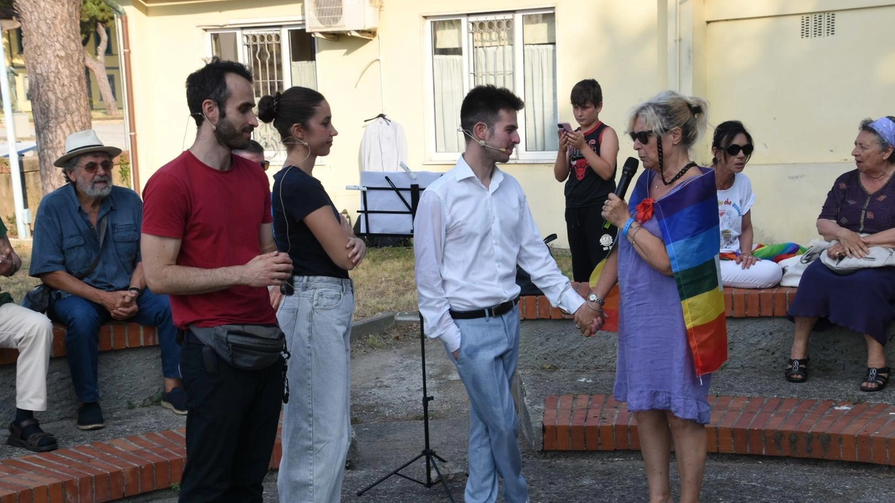 Da sinistra Massimo Vazzana, Elena Natucci e Alessio Bernardoni insieme con Daniela Rombi Da sinistra Massimo Vazzana, Elena Natucci e Alessio Bernardoni insieme con Daniela Rombi