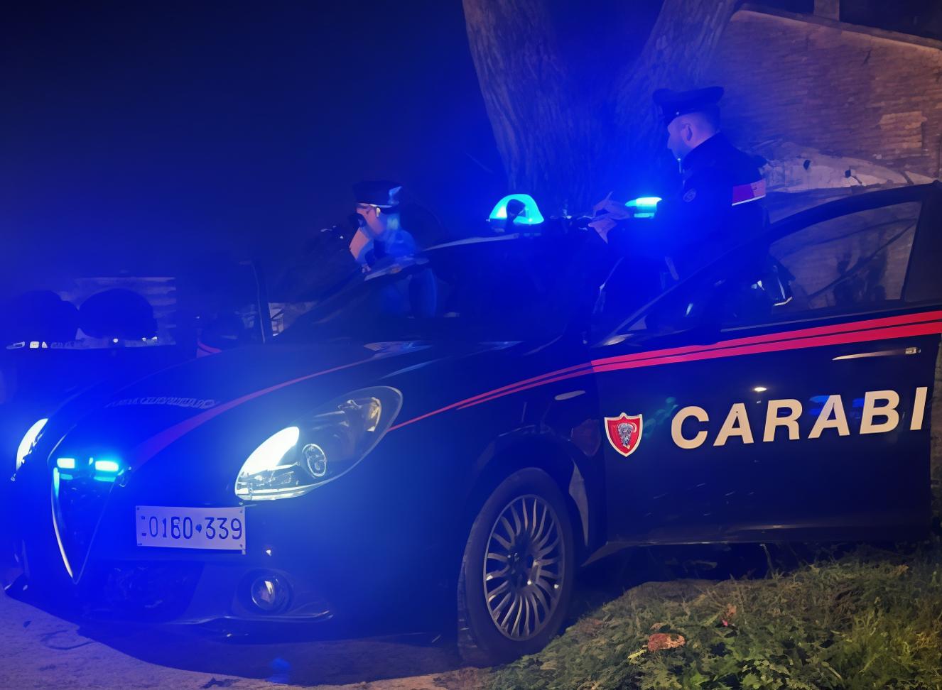 con un morso stacca la lingua alla compagna incinta orrore in piazza giovane donna operata