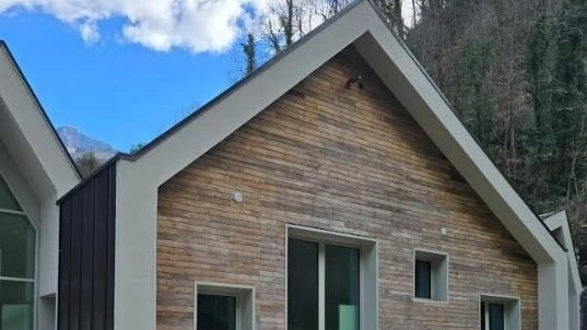 Il prossimo anno scolastico verrà inaugurata la nuova scuola d’infanzia a Mulina, demolita e completamente ricostruita; l’edificio è ad... Il prossimo anno scolastico verrà inaugurata la nuova scuola d’infanzia a Mulina, demolita e completamente ricostruita; l’edificio è ad...