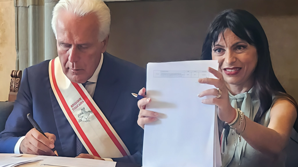 Il governatore Giani e la presidente dell’Umbria Stefania Proietti firmano l’intesa Il governatore Giani e la presidente dell’Umbria Stefania Proietti firmano l’intesa
