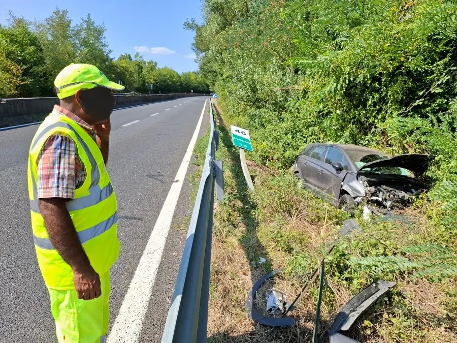 Incidente sulla Palio, auto vola nel fosso a San Casciano