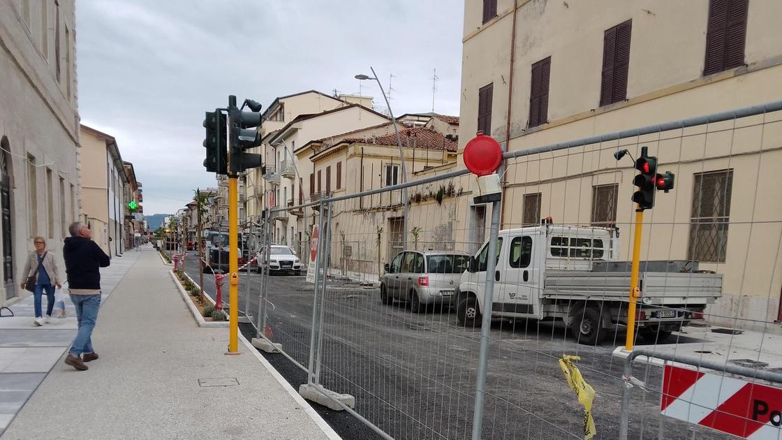Via Mazzini, si vede il traguardo: "Lavori completati tra dieci giorni" Via Mazzini, si vede il traguardo: "Lavori completati tra dieci giorni"