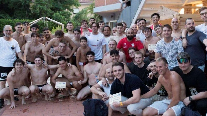Celebrazione dei 30 anni della Poggibonsi Pallanuoto con torneo e solidarietà tra società sportive locali. Celebrazione dei 30 anni della Poggibonsi Pallanuoto con torneo e solidarietà tra società sportive locali.