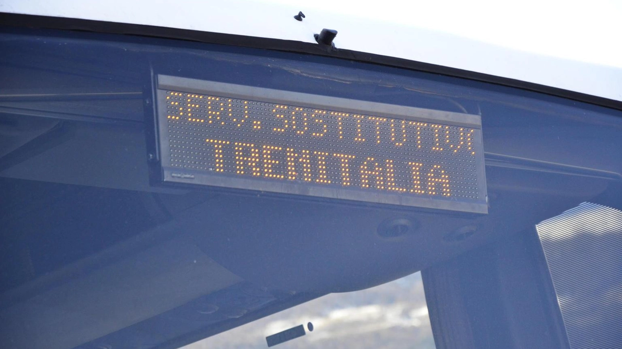 Potenziato il servizio con i bus sostitutivi Potenziato il servizio con i bus sostitutivi