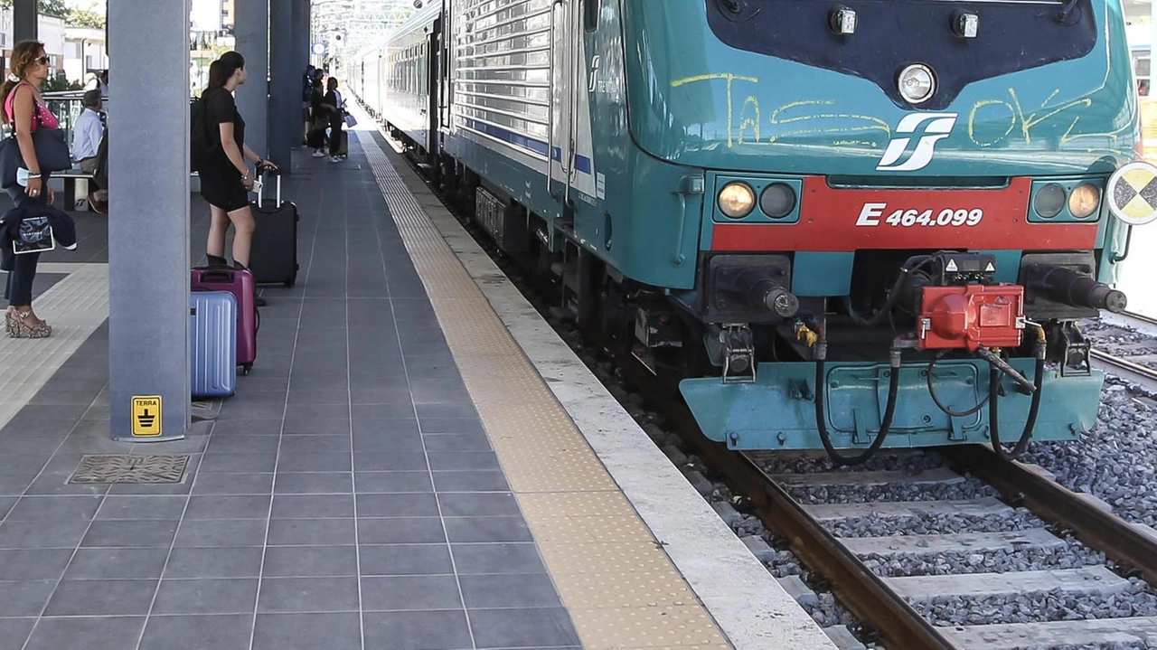 Non ci sono buone notizie neanche per i treni. Dal 7 gennaio al 4 marzo, infatti, la circolazione ferroviaria... Non ci sono buone notizie neanche per i treni. Dal 7 gennaio al 4 marzo, infatti, la circolazione ferroviaria...
