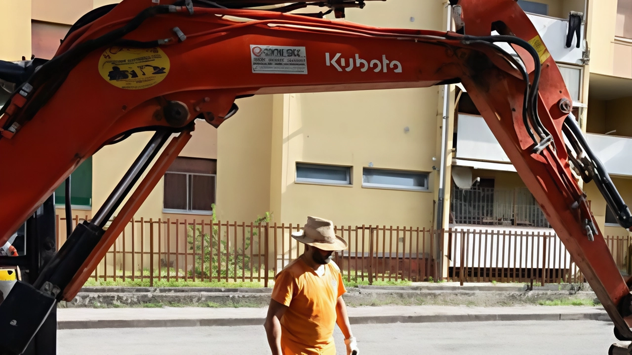 Interventi in corso da Ponte a Elsa a Casenuove passando per il centro. I lavori rispondono alle tante segnalazioni arrivate da parte dei cittadini. Interventi in corso da Ponte a Elsa a Casenuove passando per il centro. I lavori rispondono alle tante segnalazioni arrivate da parte dei cittadini.