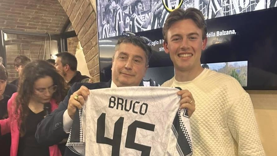 Gabriele Di Paola: l'amore per il Bruco e il calcio a Siena