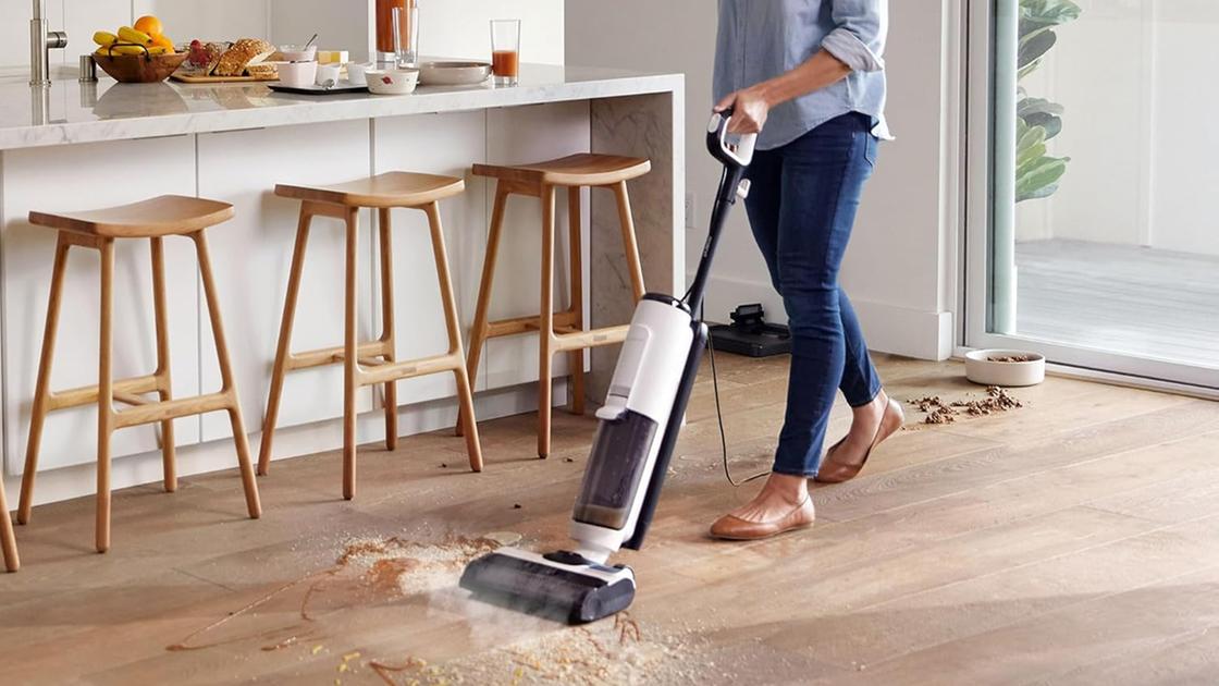 pulizia profonda e igienizzazione a vapore in un solo passaggio   tineco s5 steam è in offerta su amazon