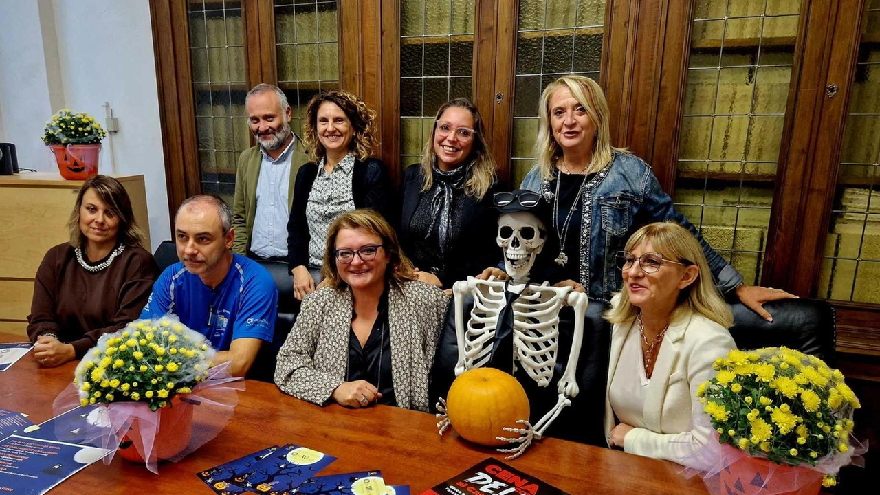 Presentato di Halloween a Montevarchi: la festa inizierà già il via questo sabato. «Aspettando Halloween» organizzato dal Centro Commerciale Naturale Presentato di Halloween a Montevarchi: la festa inizierà già il via questo sabato. «Aspettando Halloween» organizzato dal Centro Commerciale Naturale
